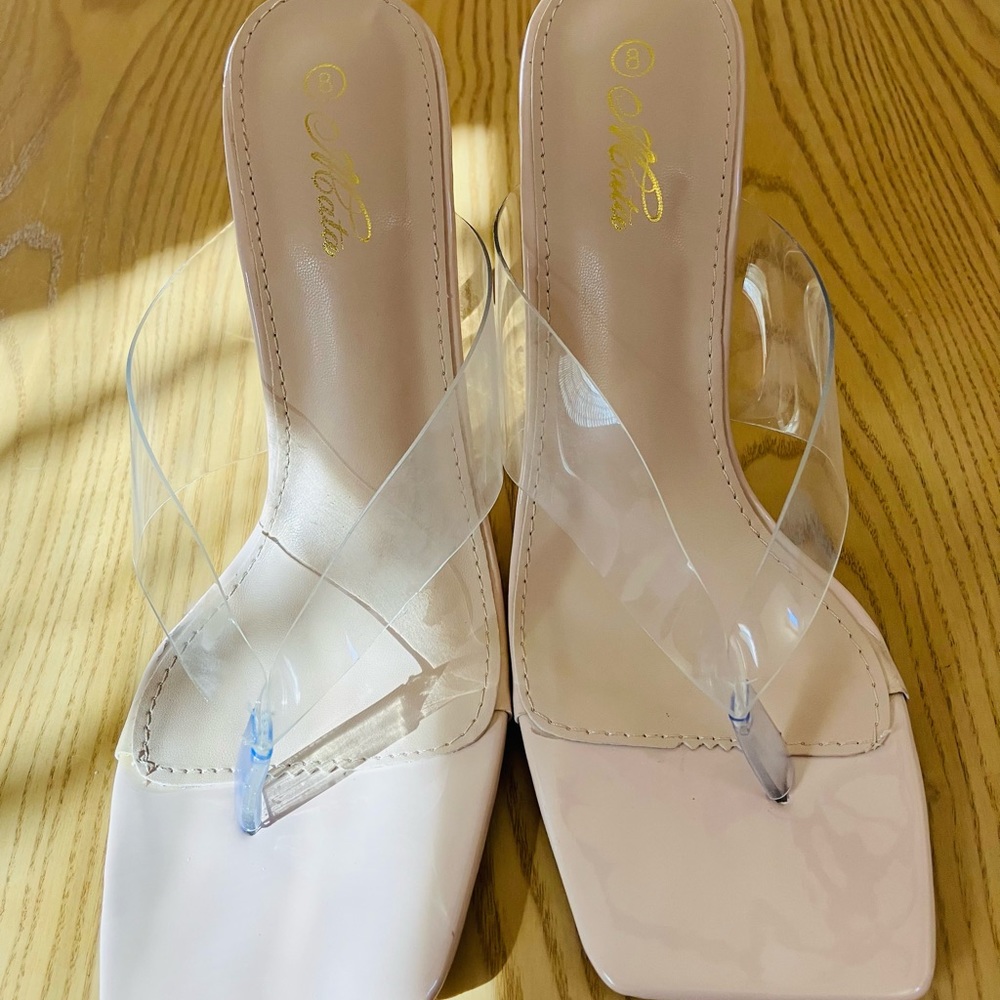 Classy & Sassy Beige Sandals from Abata, named DeLisa, size 8.5, like new